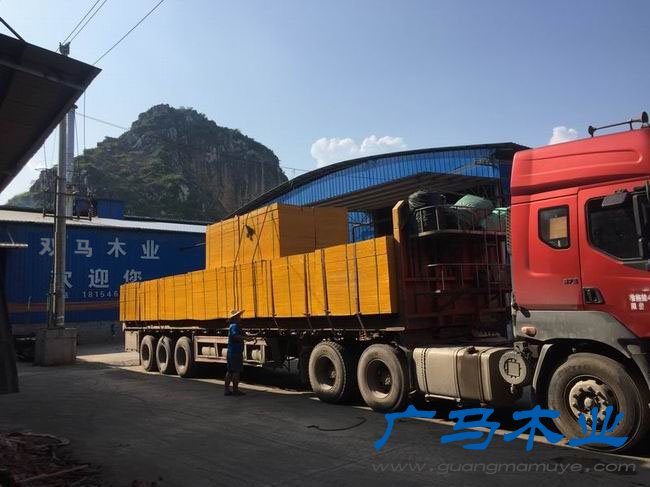 红模板装车